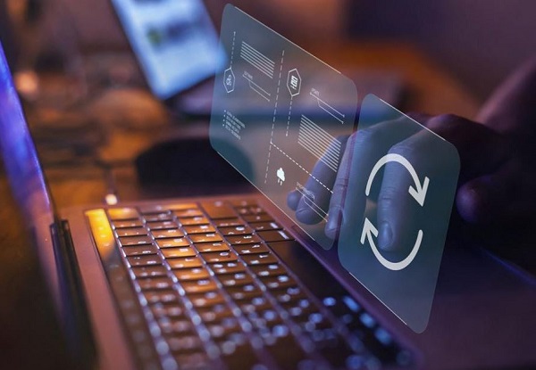 Cara Mencegah Eavesdropping, Update Software dan Sistem Operasi Secara Rutin