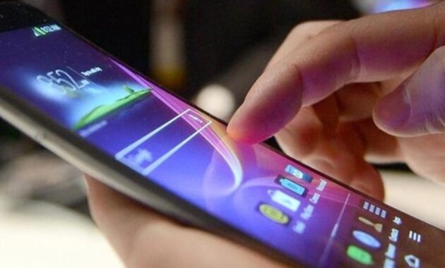 Gambar 3. Hindari charge sambil dipakai