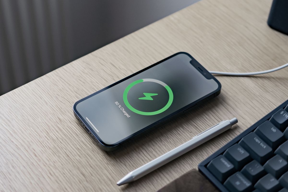 Cara Kalibrasi Baterai iPhone, Cas Sampai 100% Tanpa Dipake