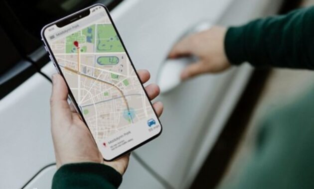 Gambar 1. Cara melacak lokasi nomor HP orang dikenal
