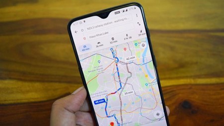 Gambar 1. Cara melacak nomor HP lewat google maps