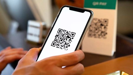 Gambar 1. 8 Cara scan barcode di HP Samsung