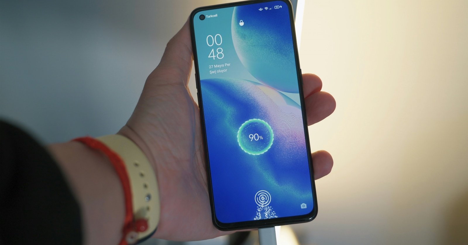 Mending Beli yang Mana? Harga Xiaomi Redmi Note 13 13 Pro 13 Pro Max dan Perbandingannya 4 Harga Xiaomi Redmi Note 13 13 Pro 13 Pro Max, Tips Merawat HP Xiaomi Biar Awet contohnya Jangan main HP sambil dicas