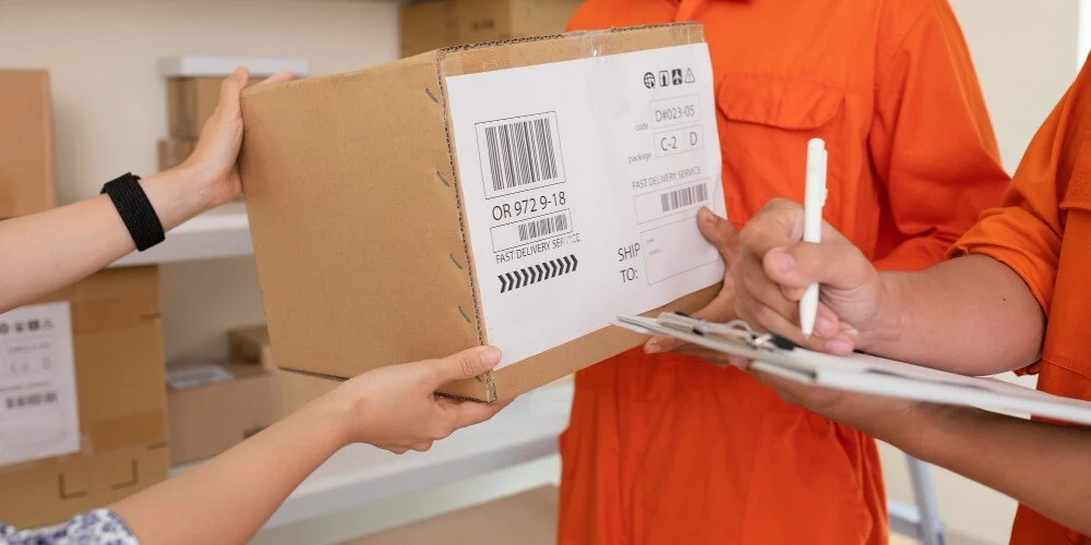 Arti With Delivery Courier JNE, Etika & Tips Saat Nerima Paket dari Kurir JNE