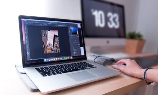 Gambar 1. Laptop tipis untuk desain grafis