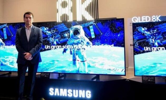 Gambar 2. Smart TV 8K Samsung