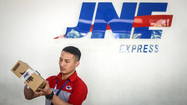 Arti Shipment Forwarded to Destination JNE, Apa yang Harus Dilakuin Kalau Paket JNE Lama di Status Shipment Forwarded to Destination?