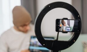 Gadget wajib content creator_1 Gambar 1. Gadget wajib content creator