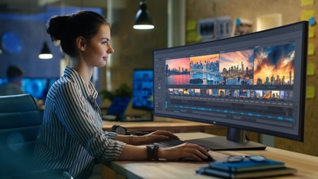 Gambar 1. Monitor ultrawide untuk multitasking