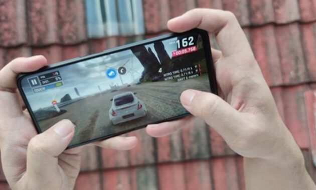 Gambar 2. Layar super smooth dengan refresh rate 120Hz