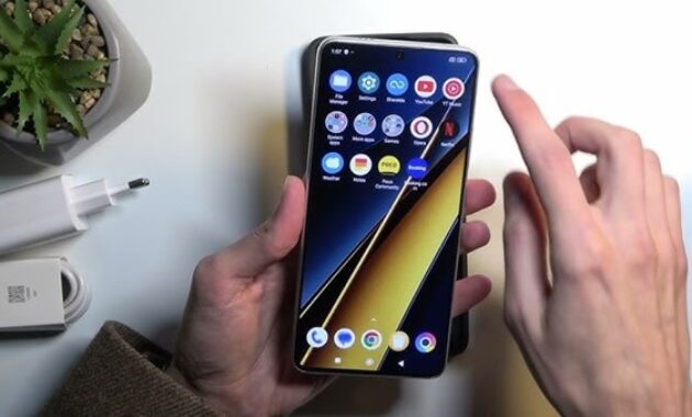 Gambar 3. Speaker stereo dan RAM LPDDR5X