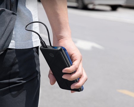 Gambar 1. Power bank slim kapasitas besar