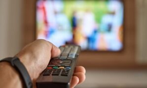 Gambar 1. Remote universal tv pintar