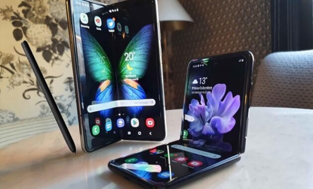 Gambar 1. Tablet lipat android terbaru dengan stylus AI