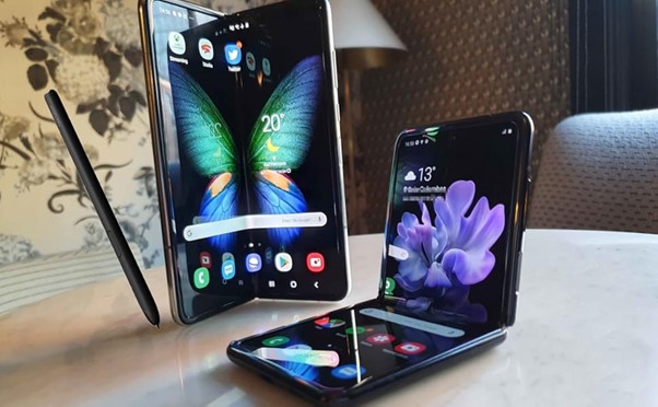 Gambar 1. Tablet lipat android terbaru dengan stylus AI