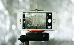 Gambar 1. Tripod HP ringkas untuk vlog