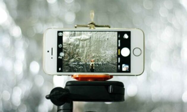 Gambar 1. Tripod HP ringkas untuk vlog