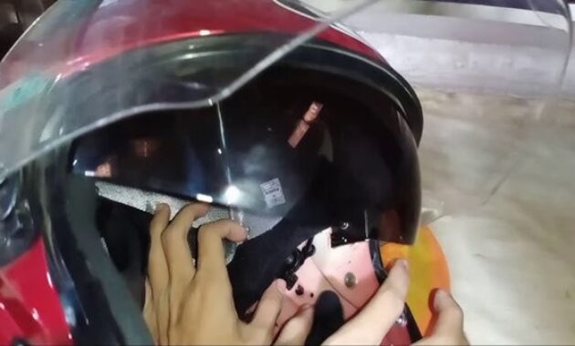 Gambar 2. Visor ganda anti kabut