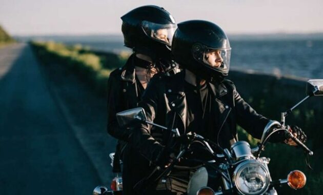 Gambar 2. Helm adventure touring