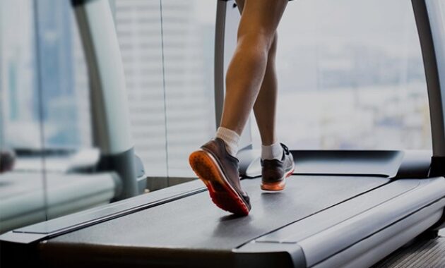 Gambar 1. Treadmill elektrik lipat