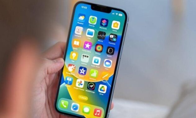 Gambar 2. Peran Neural Engine Apple dan Prediksi Aktivitas Pengguna