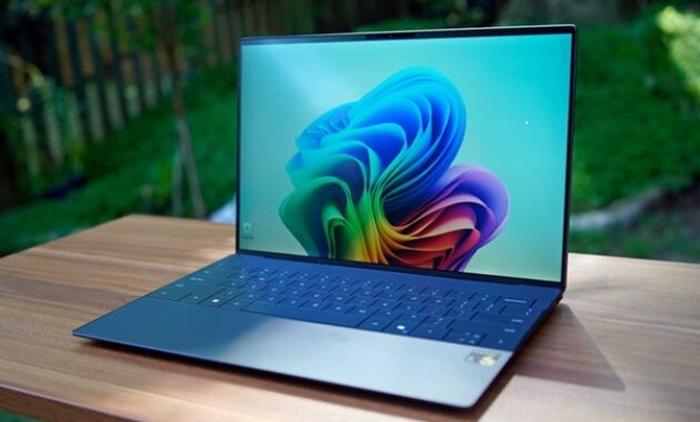 Gambar 1. Dell XPS dan copilot AI Windows 12