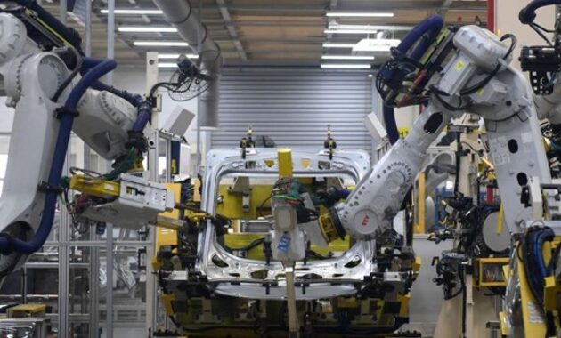 Gambar 2. Efisiensi dan fleksibilitas produksi di era robotik