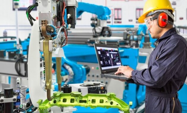 Gambar 3. Pabrik Otomotif & Tekstil (Contoh Nyata Efisiensi AI)