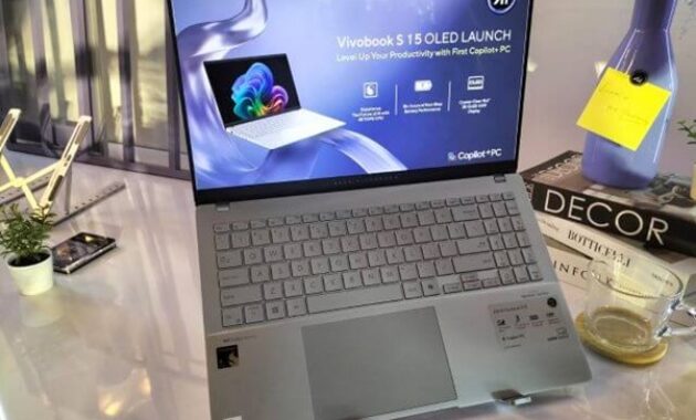 Gambar 1. Laptop ASUS Vivobook AI
