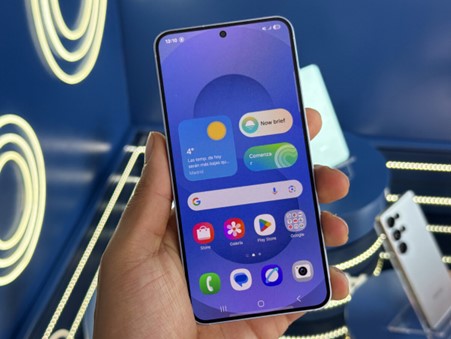 Gambar 1. Smartphone Android dengan fitur AI canggih