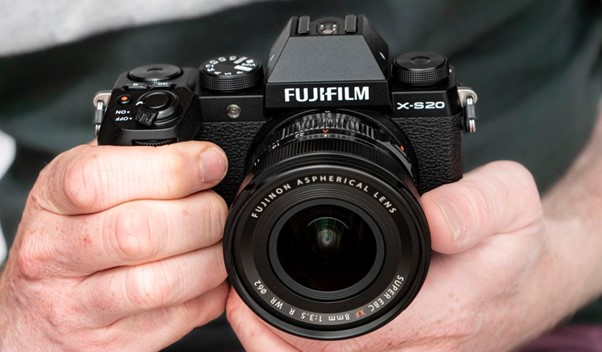 Gambar 1. Kamera mirrorless terbaik untuk konten kreator 2026