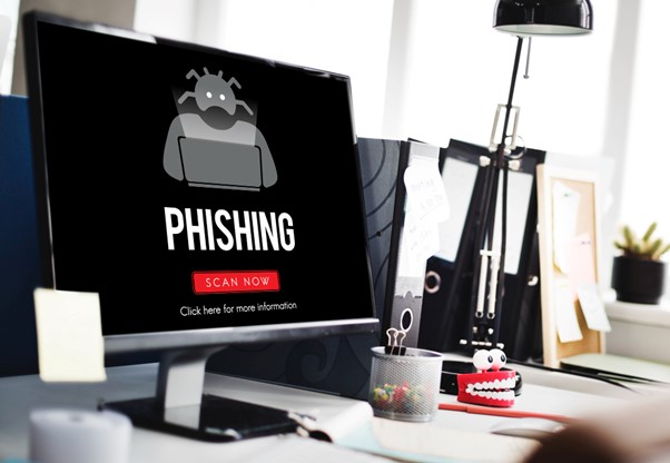 Gambar 1. Bahaya phishing dan cyber attack pada pengguna internet