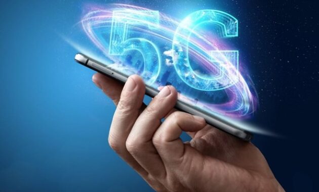 Gambar 3. Mengadopsi Sistem Kecerdasan Buatan untuk Keputusan Bisnis yang Akurat