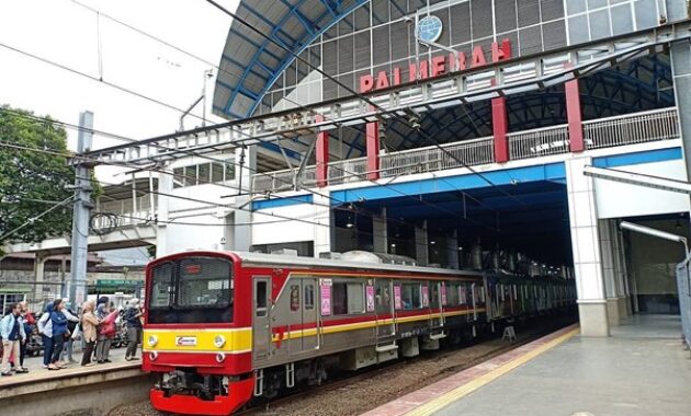 Gambar 1. Keunggulan kereta listrik untuk transportasi massal