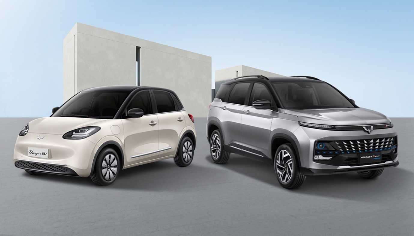 Gambar 1. Perbandingan mobil listrik vs mobil hybrid terbaru