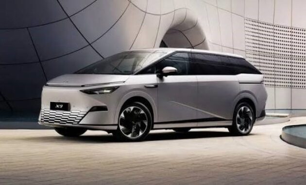 Gambar 1. Mobil listrik dan hybrid terbaik untuk penggunaan harian 2026