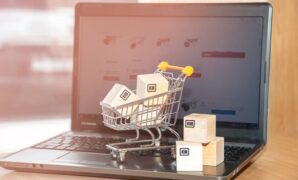 Gambar 1. Perbedaan e-commerce dan marketplace